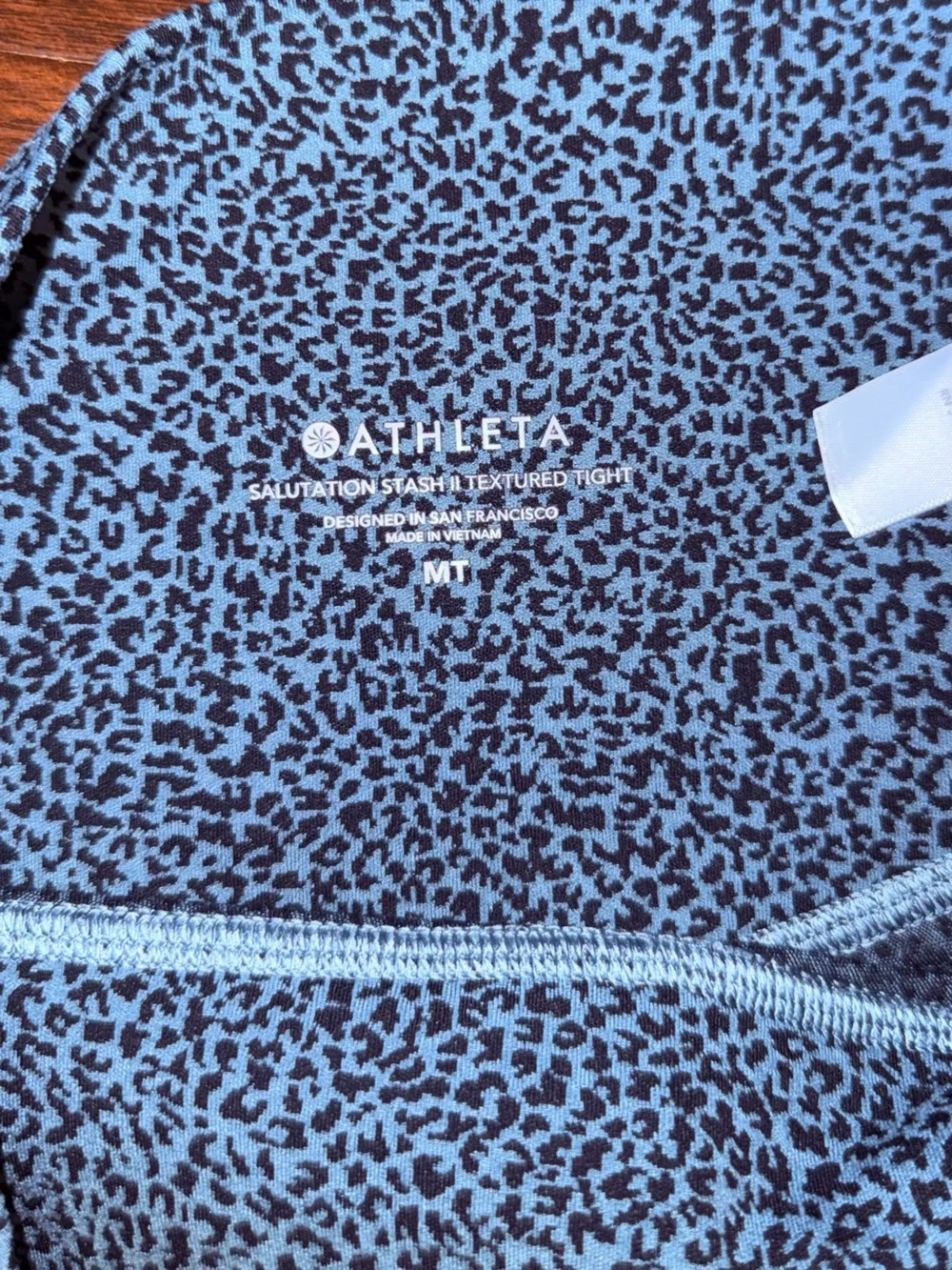 Athleta Salutation Stash II Textured Tight blue animal print size MT - Picture 5 of 6
